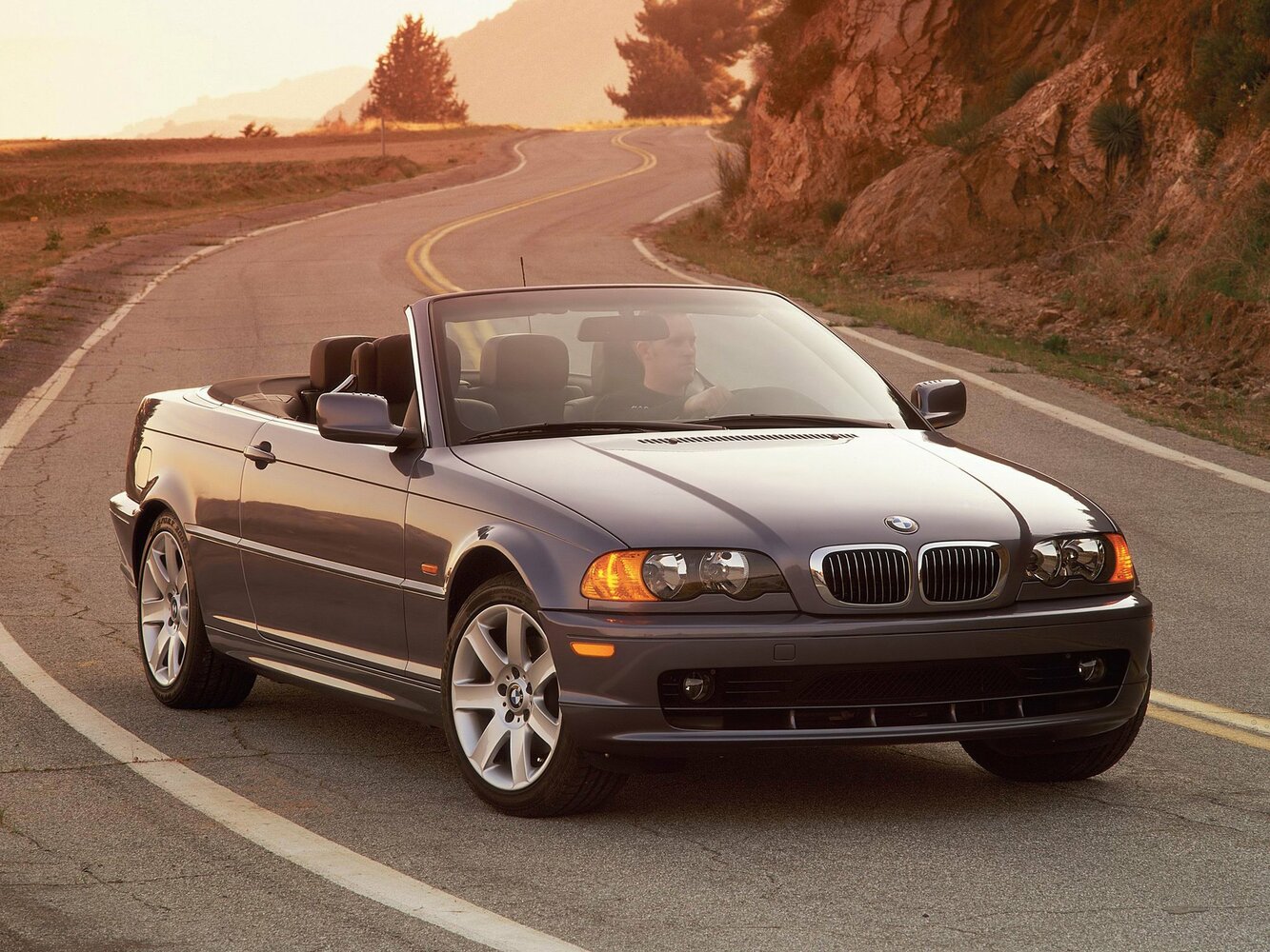 318i 2.0 AT (143 л.с.)
