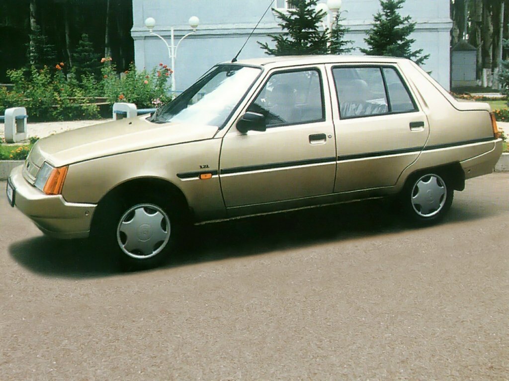 Сбоку