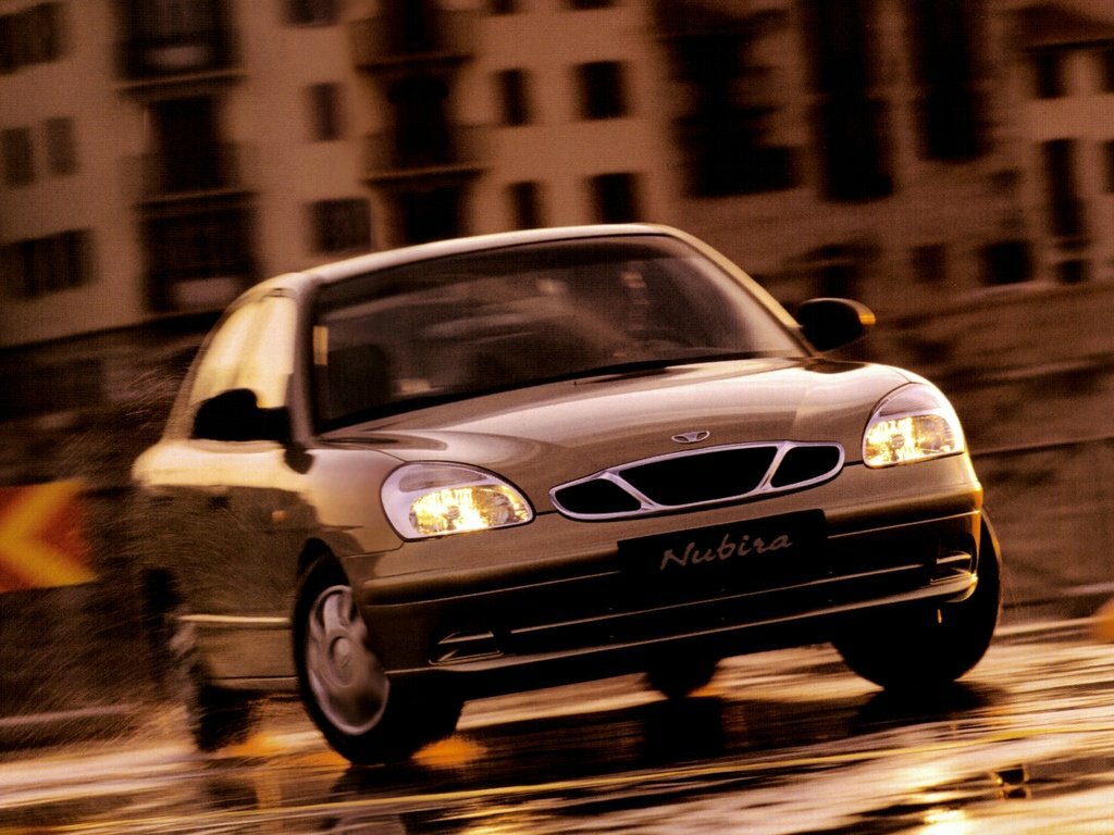 Спереди