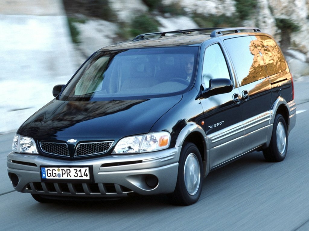 Спереди