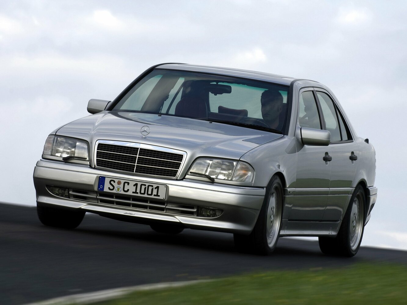 200 2.0d MT (75 л.с.)