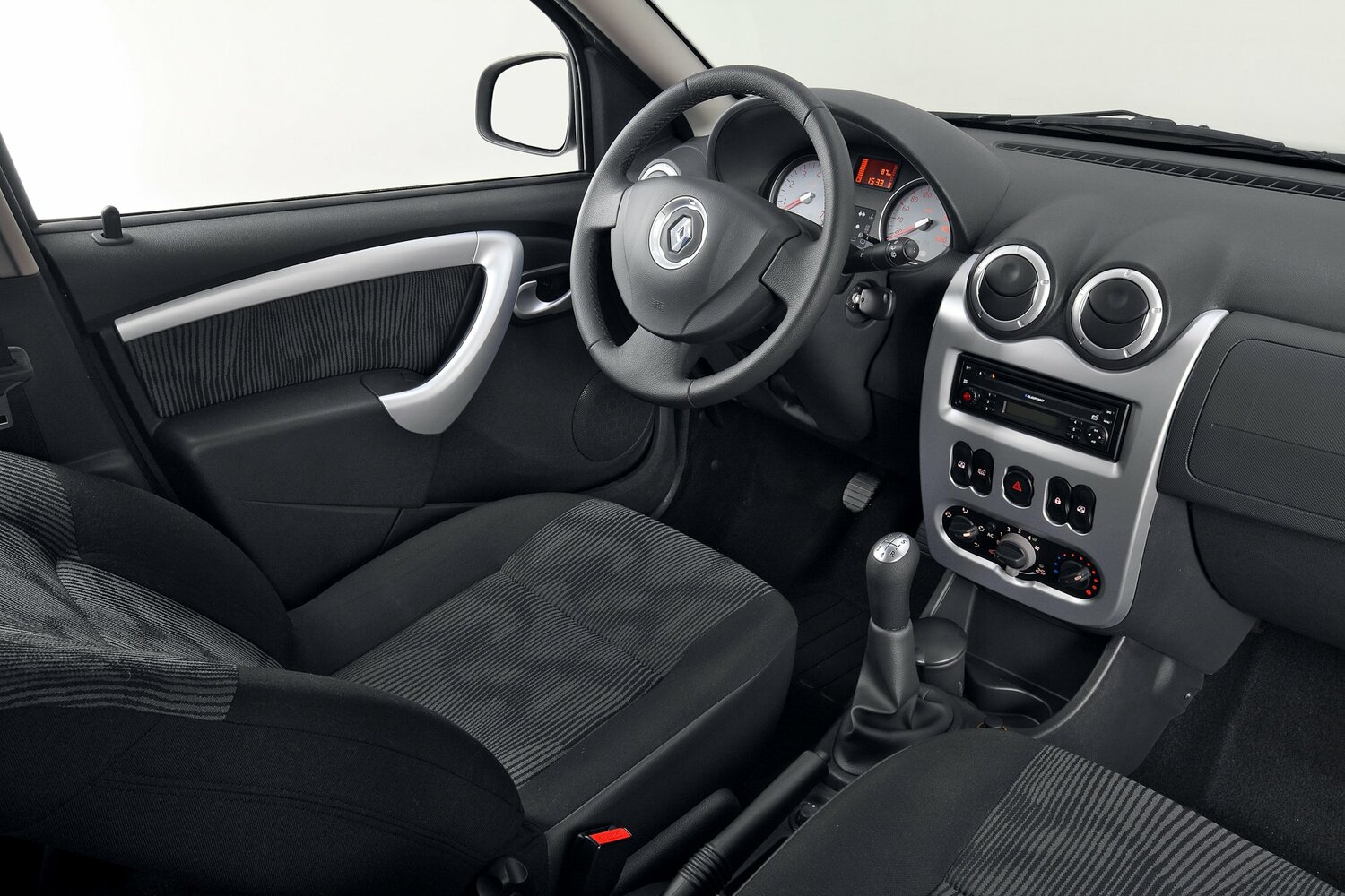 Салон спереди