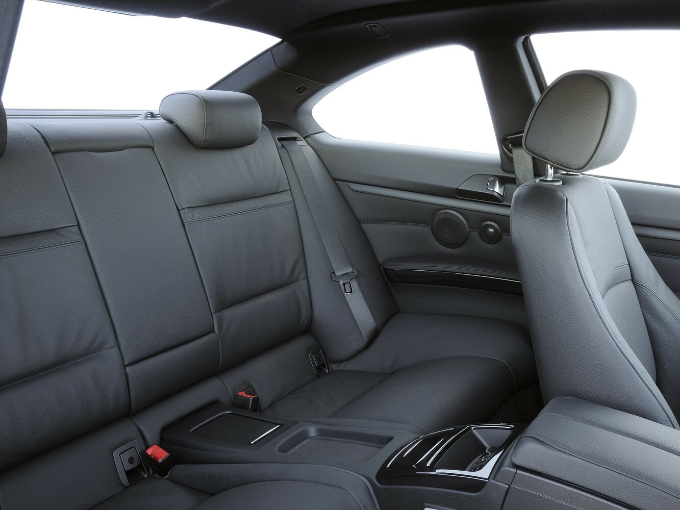 Салон сзади