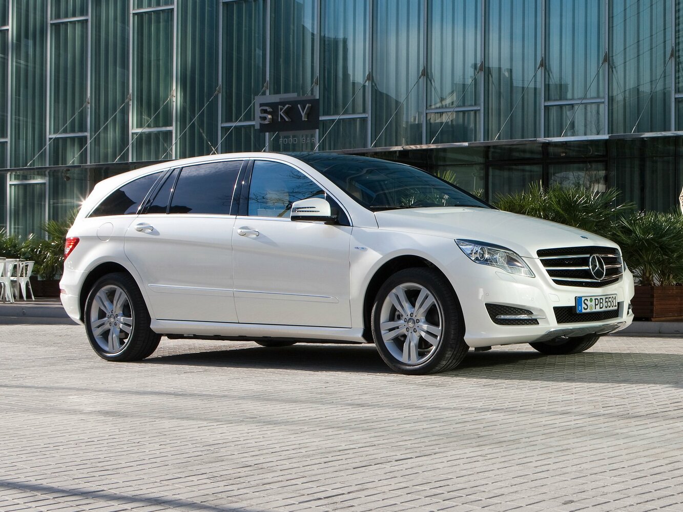 350 Long 3.0d AT (211 л.с.) 4WD