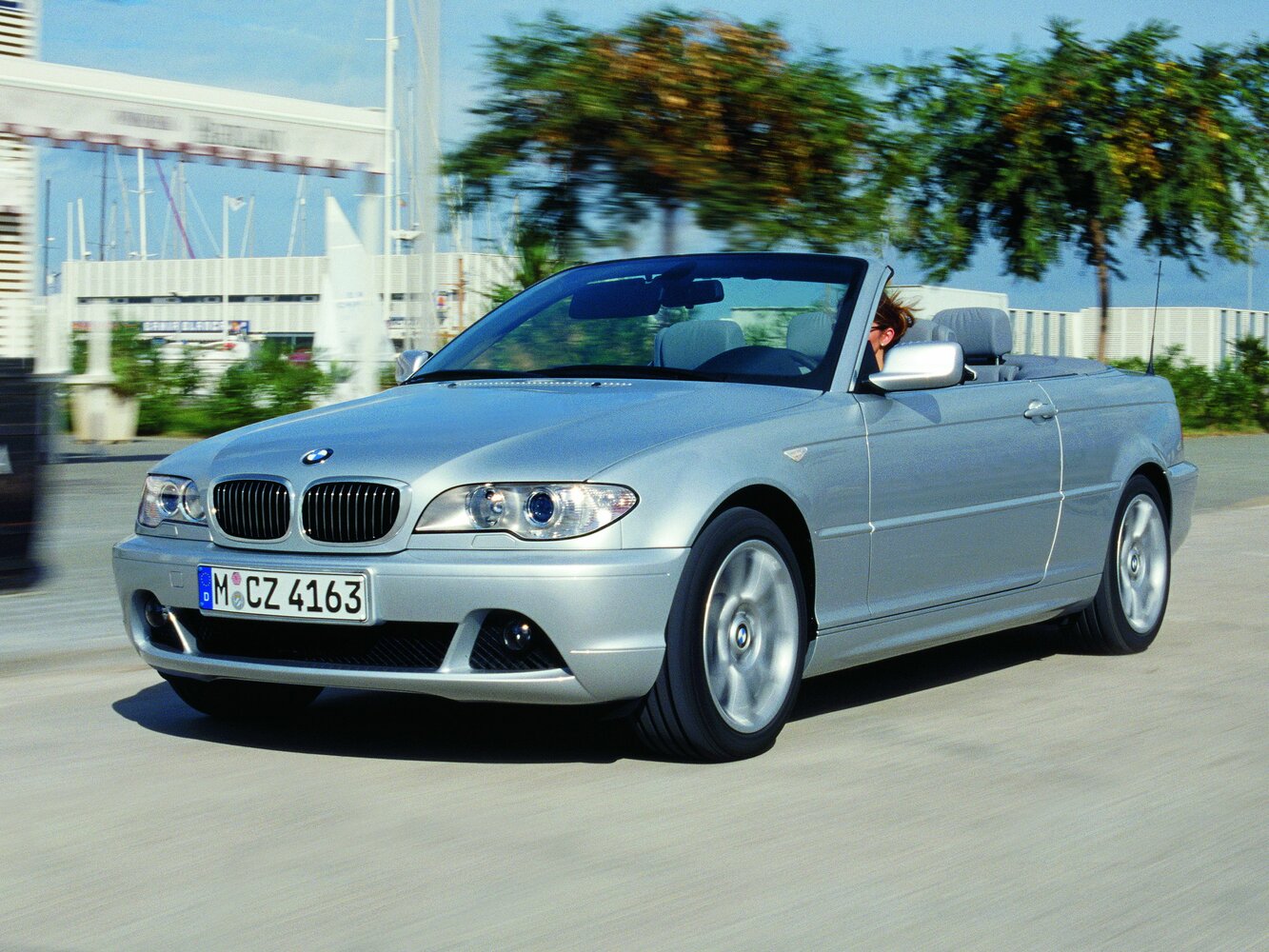 318i 2.0 MT (143 л.с.)