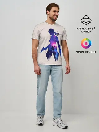 Мужская базовая футболка / Лара с оружием