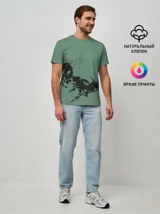 Мужская базовая футболка / черные кони