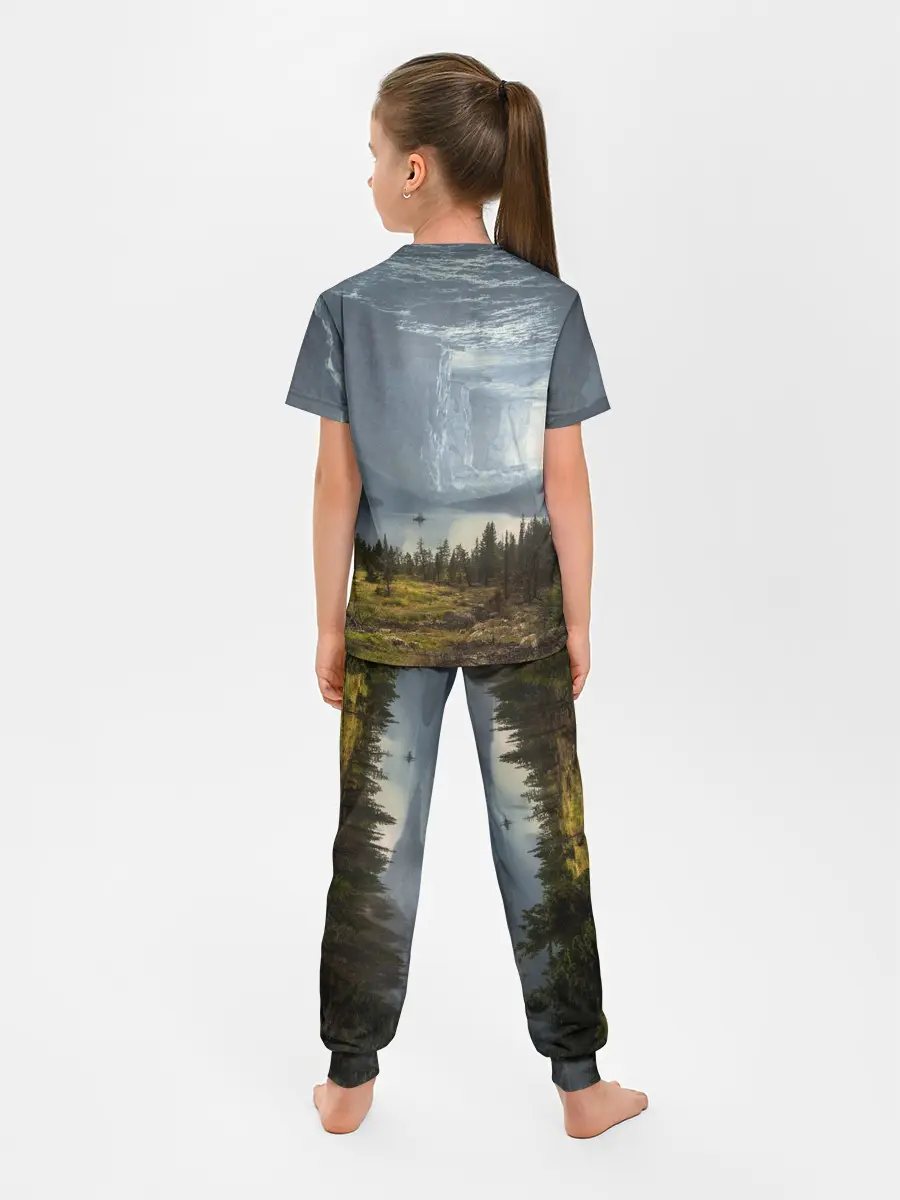 Детская пижама с брюками / Фантастический пейзаж