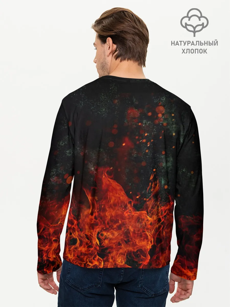 Мужской лонгслив базовый / Олень в горящем лесу Сибири