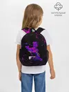 Рюкзак детский / Дзётаро указывает фиолетовые брызги