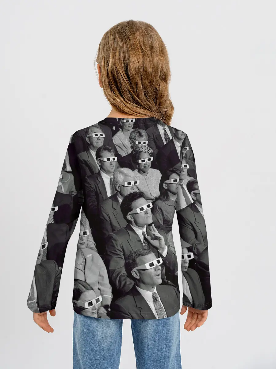 Детский лонгслив / Люди смотрят фильм в 3d очках