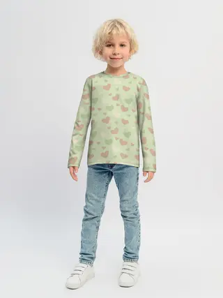 Детский лонгслив / Сердечки на светло зеленом фоне