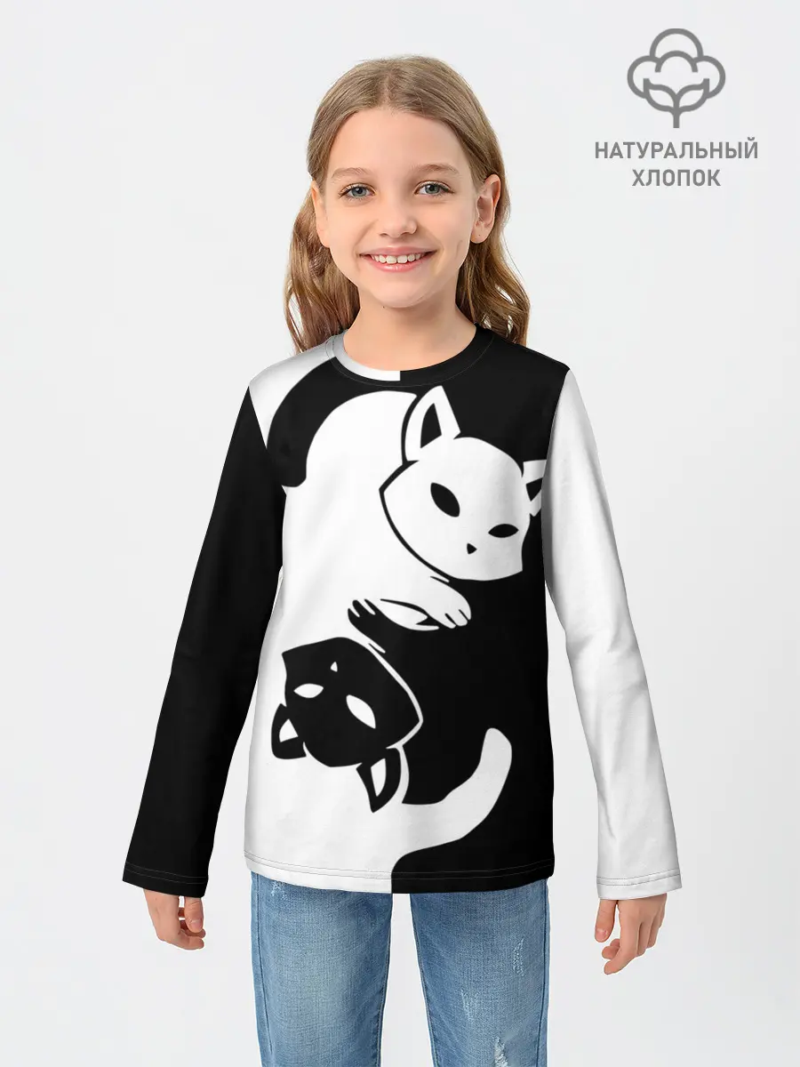 Детский лонгслив / Черный и белый кот кувыркаются.