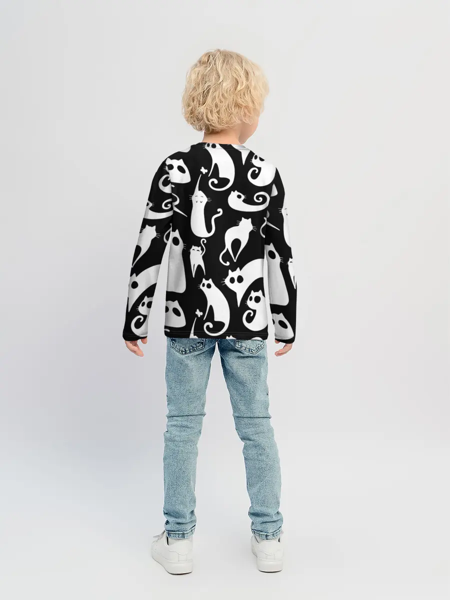 Детский лонгслив / Белые коты на черном фоне