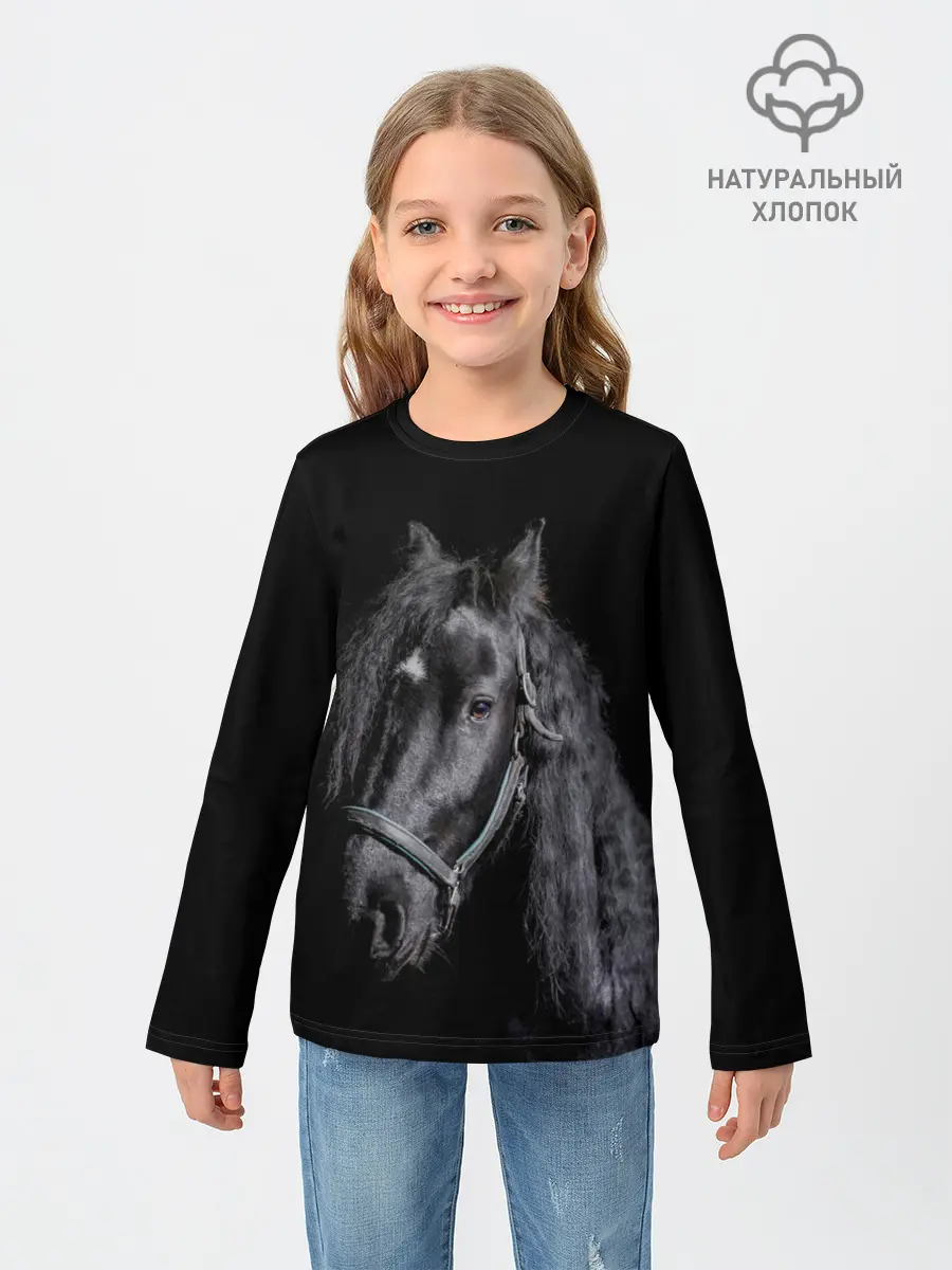 Детский лонгслив / Лошадь на черном фоне