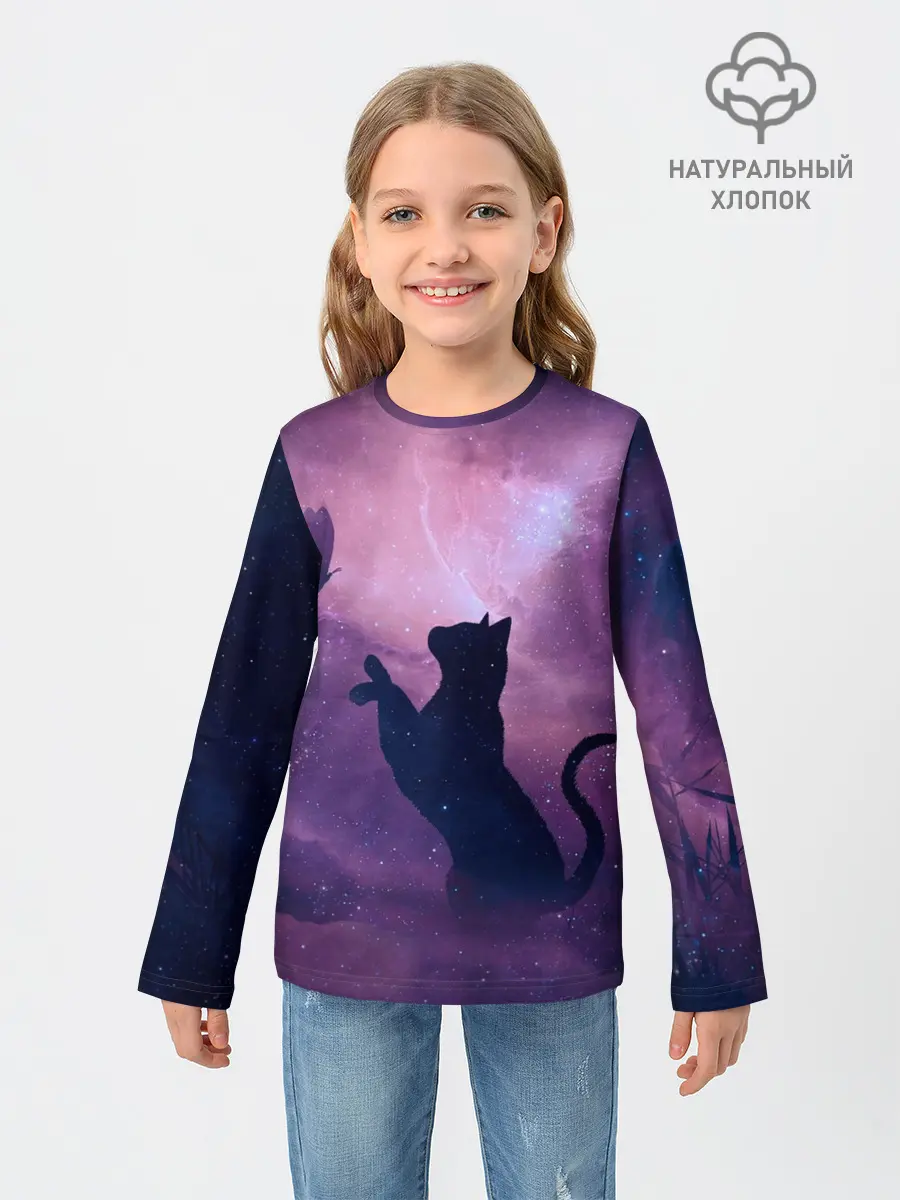Детский лонгслив / Кошка играет с бабочкой