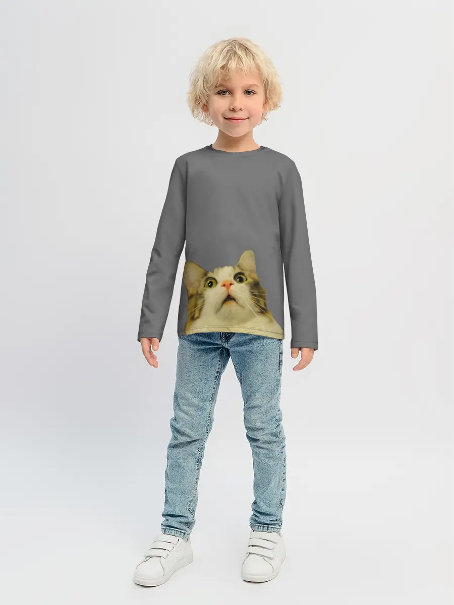 Детский лонгслив / Коте смотрит вверх