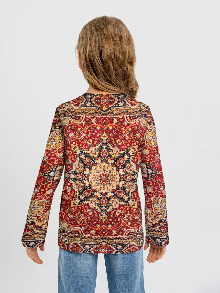 Детский лонгслив / Ковер на стене