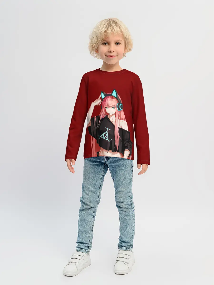 Детский лонгслив / Zero Two в наушниках