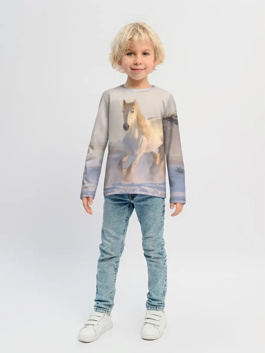 Детский лонгслив / Белая лошадь на снегу