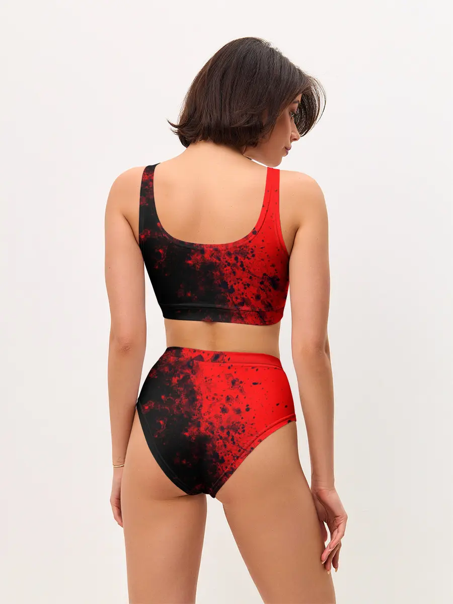 Женские топ и трусы / Пятна Крови