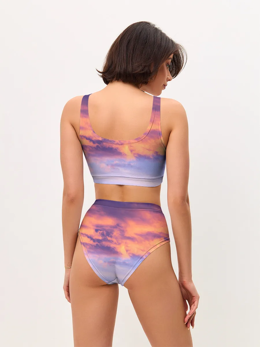 Женские топ и трусы / В небе