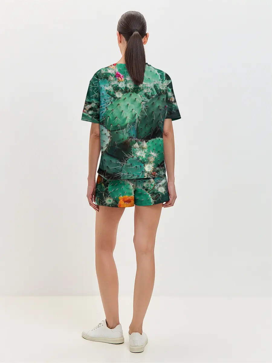 Женская пижама с шортами / кактусы с цветами реализм