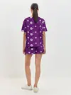 Женская пижама с шортами / узор цветы на фиолетовом фоне