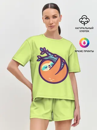 Женская пижама с шортами / Ленивец спит на ветке рисунок