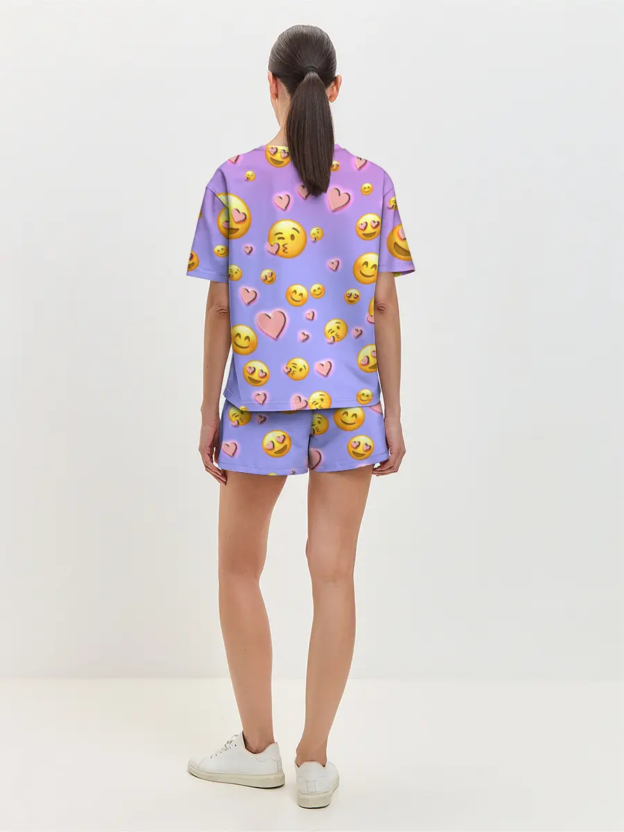 Женская пижама с шортами / Очень много эмодзи