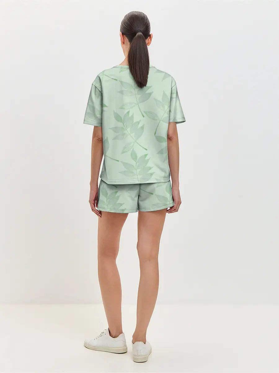 Женская пижама с шортами / Зеленые листья на светло зеленом