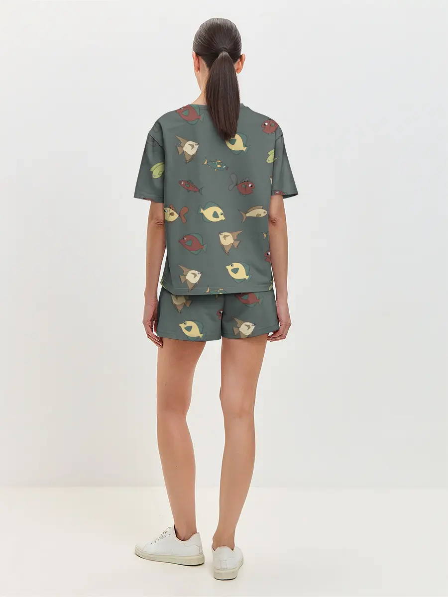Женская пижама с шортами / Морские рыбки на зеленом фоне