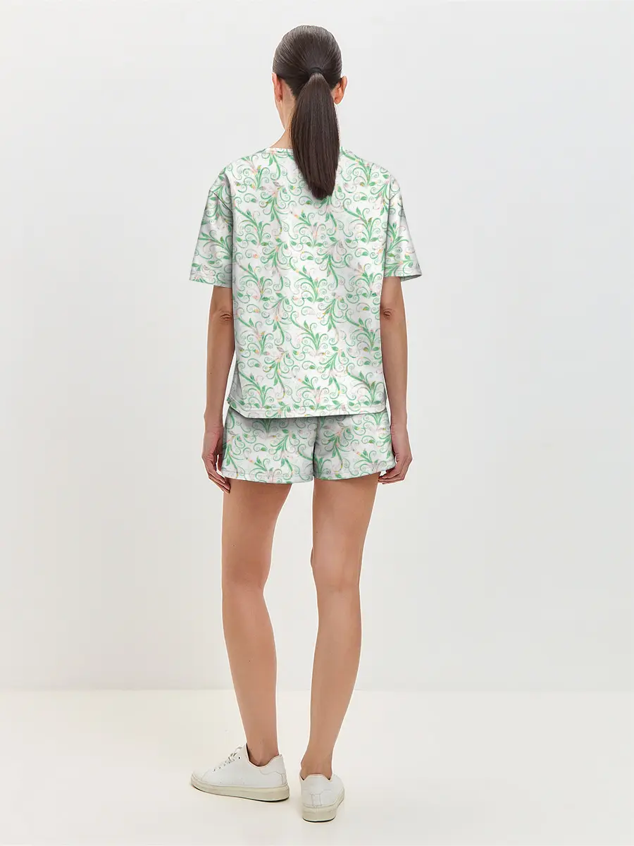 Женская пижама с шортами / Весенние узоры из листьев
