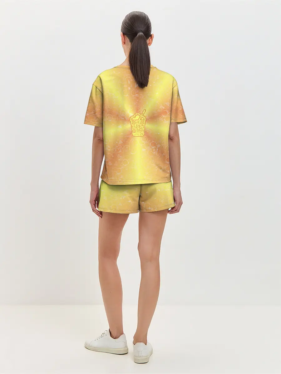 Женская пижама с шортами / Коктейль на фоне АПВ 10.2.6.14