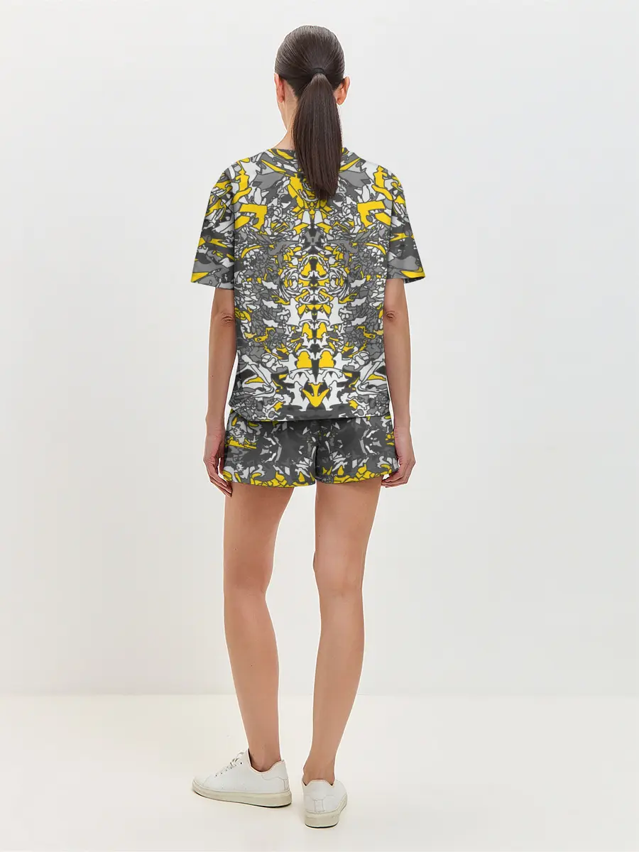 Женская пижама с шортами / Жёлтый каменный дракон