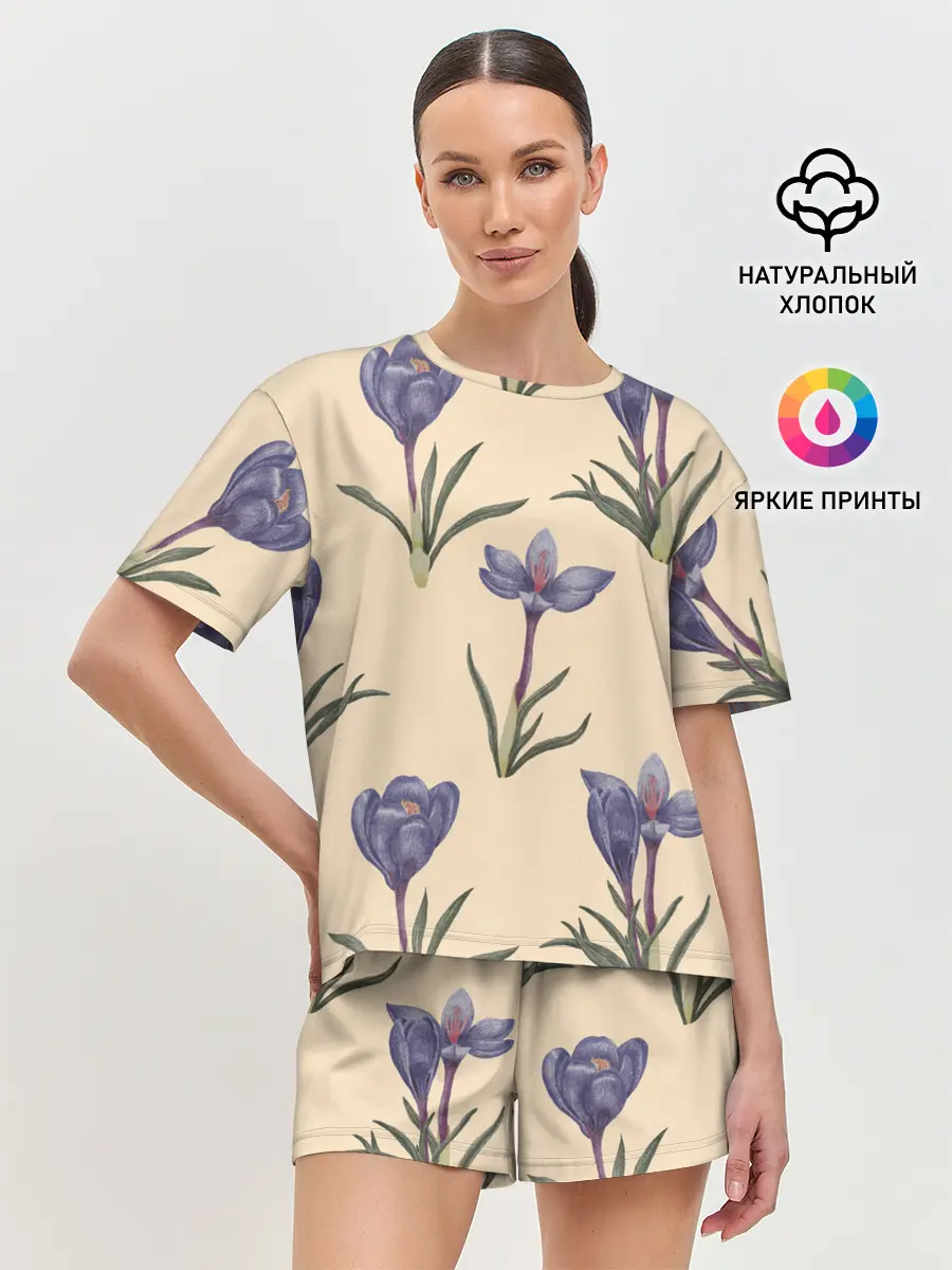 Женская пижама с шортами / Цветы шафрана на бежевом фоне