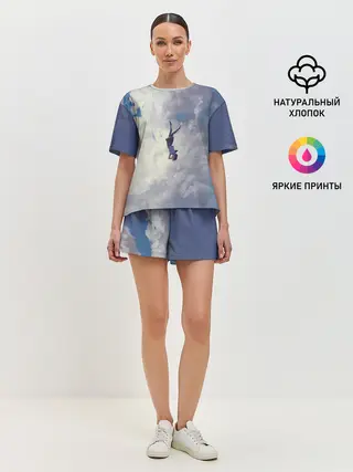 Женская пижама с шортами / Летящая девушка