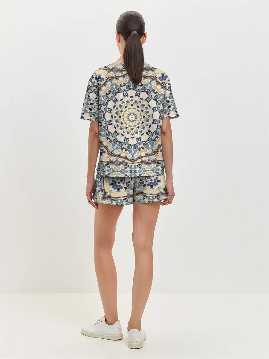 Женская пижама с шортами / Ковер