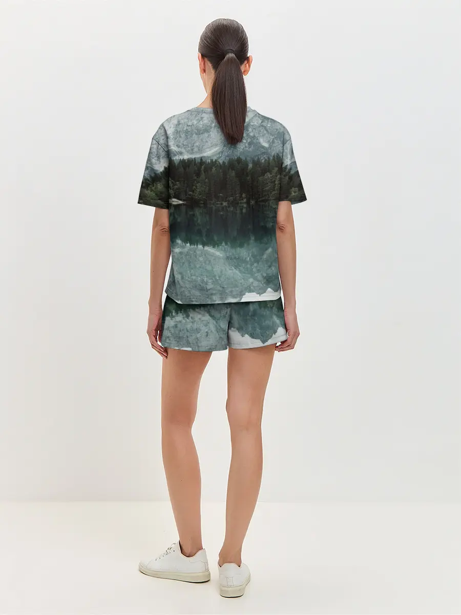 Женская пижама с шортами / отражение горы в озере