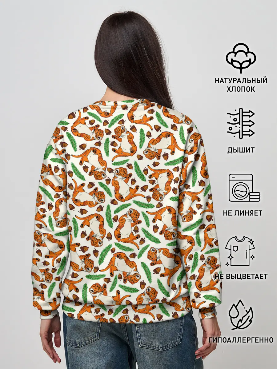 Женский свитшот / Тигрята, еловые ветки и желуди