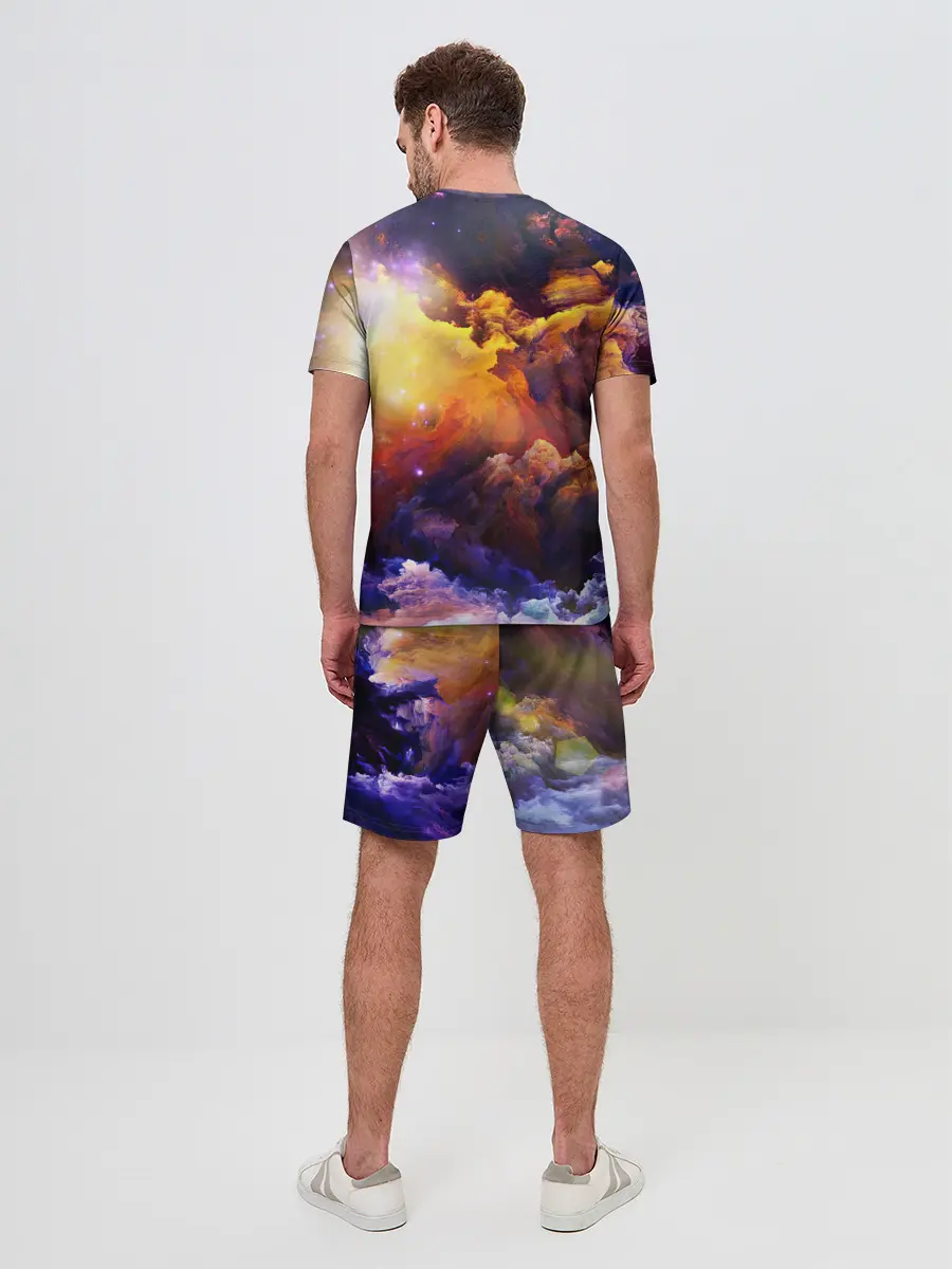 Мужской костюм с шортами / Яркий свет