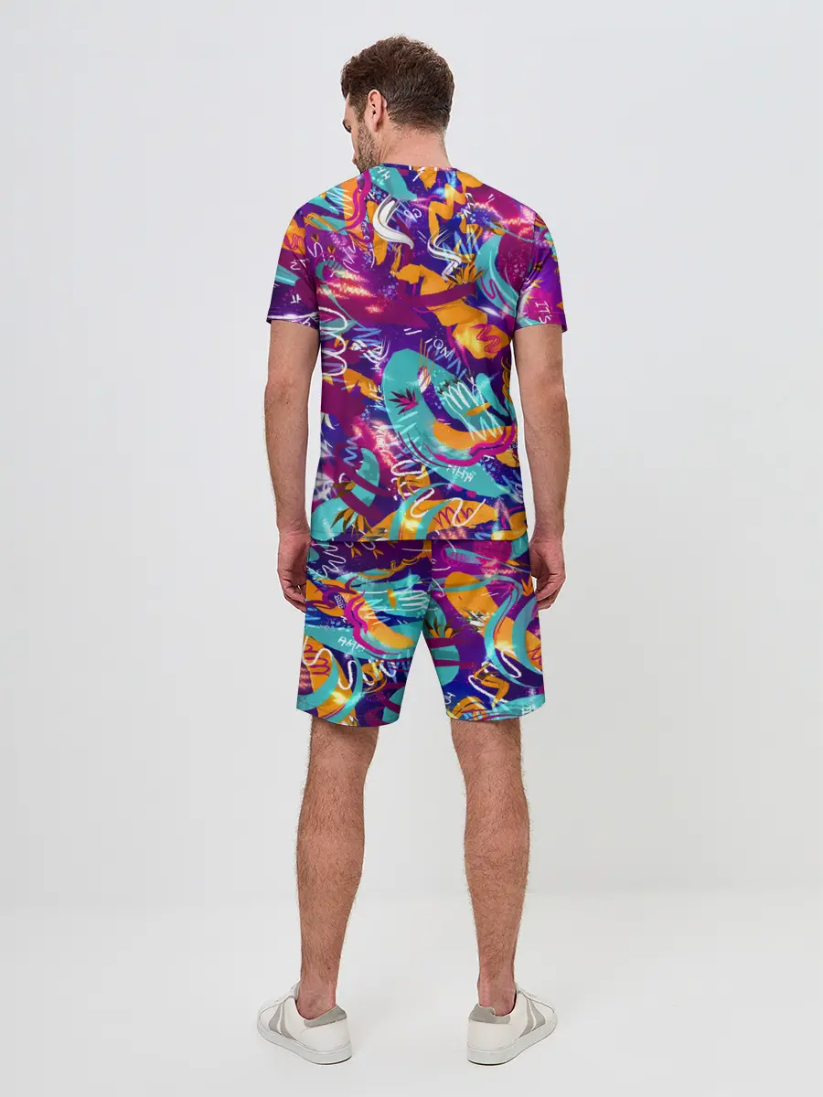 Мужской костюм с шортами / Яркие краски