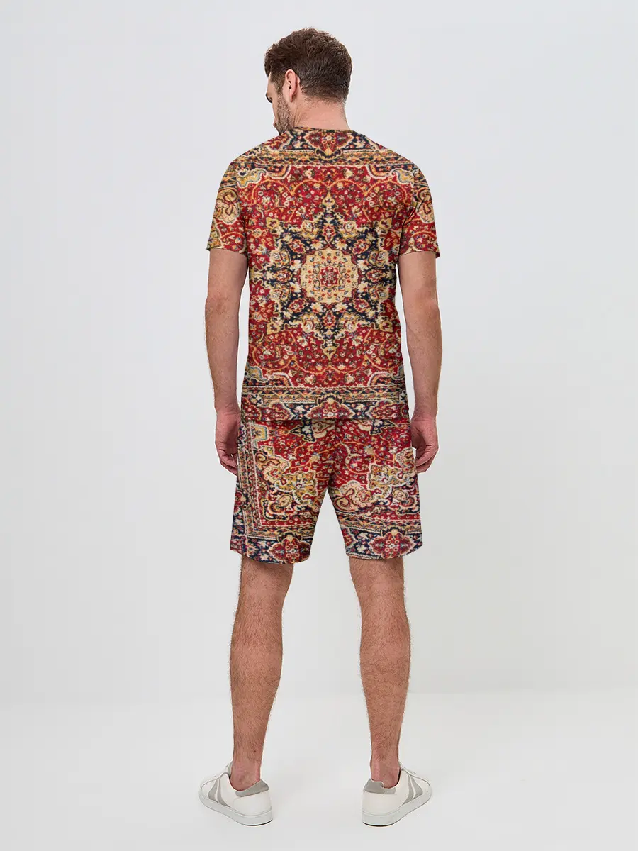 Мужской костюм с шортами / Ковер на стене