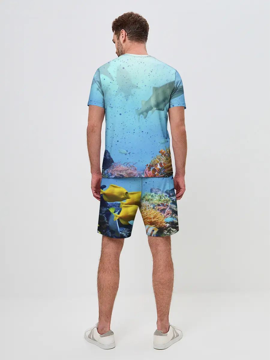 Мужской костюм с шортами / акулы