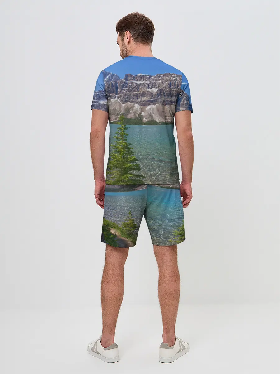 Мужской костюм с шортами / Горное озеро