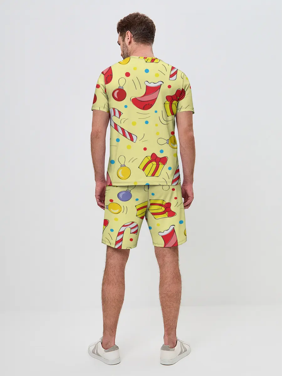 Мужской костюм с шортами / Новогодний узор на желтом фоне
