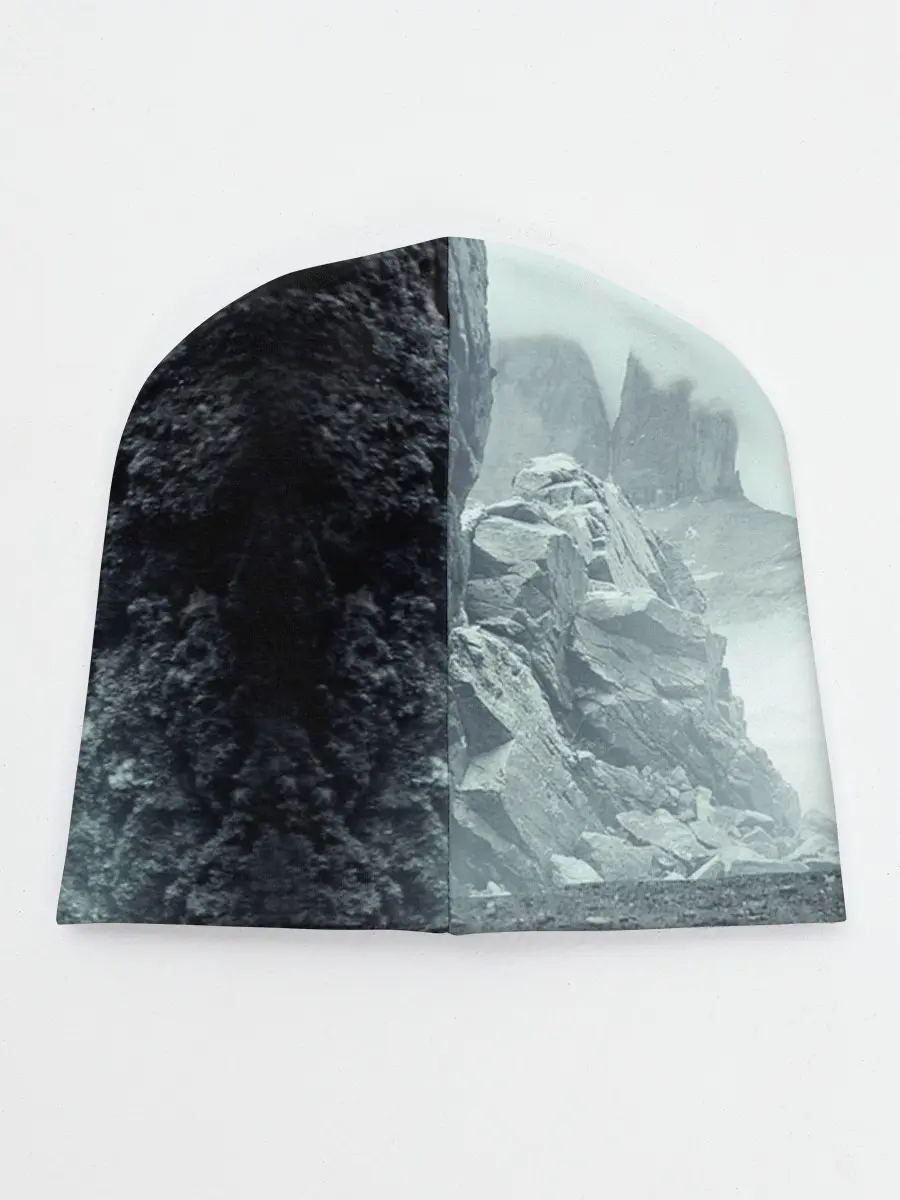 Детская шапка / Волк в горах