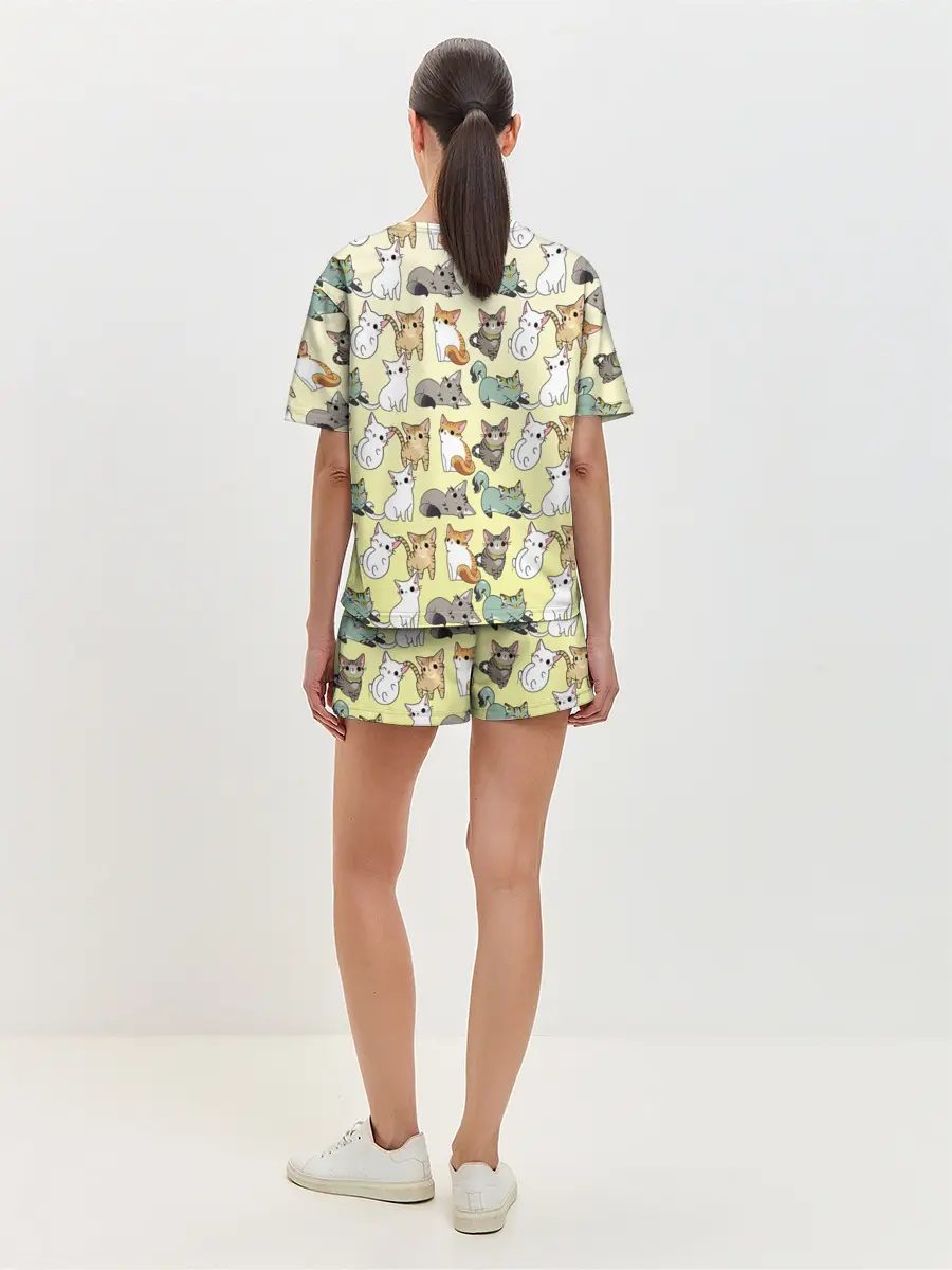Женская пижама с шортами / мультяшные котики на желтом мя