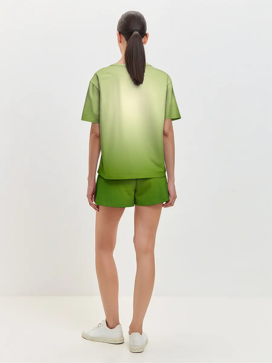 Женская пижама с шортами / Билли Айлиш на зеленом фоне