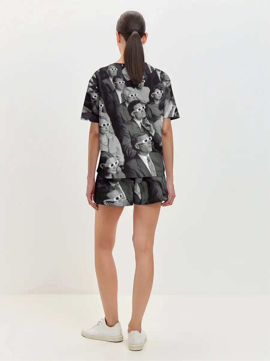 Женская пижама с шортами / Люди смотрят фильм в 3d очках